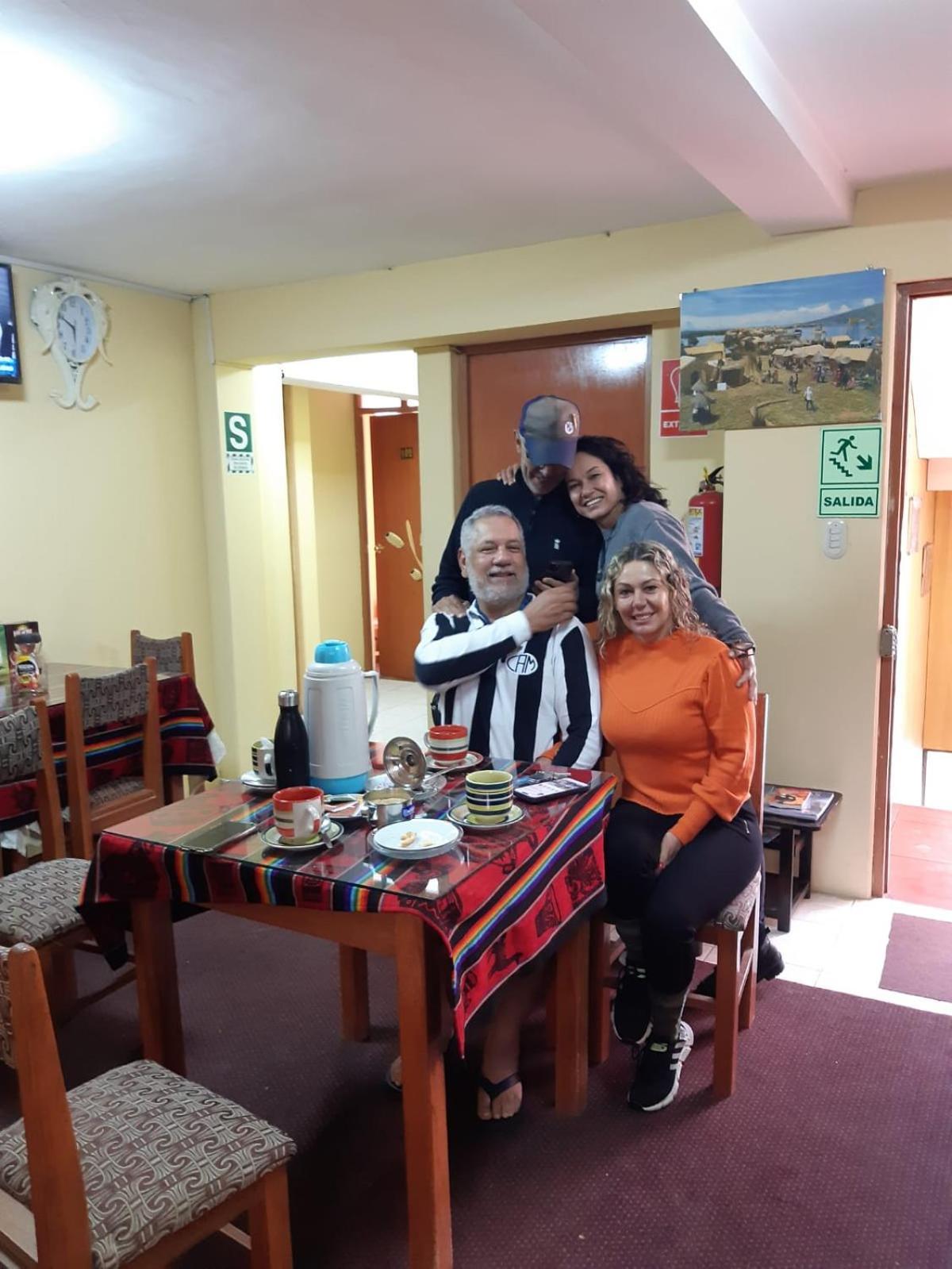 Hostal Vista Al Lago Titicaca Puno Buitenkant foto